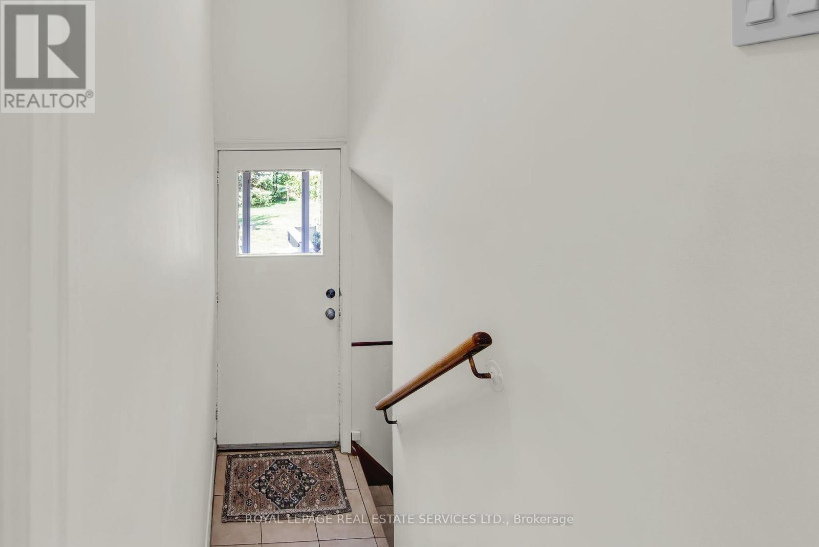 16 Redfern Avenue, Toronto, Ontario  M3M 1L3 - Photo 21 - W12402080