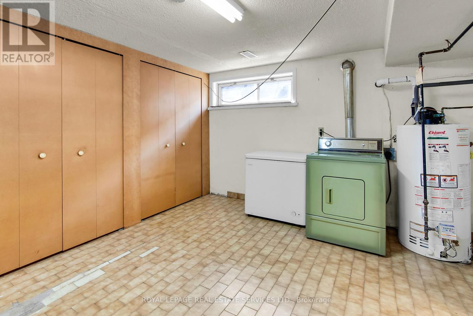 16 Redfern Avenue, Toronto, Ontario  M3M 1L3 - Photo 27 - W12402080