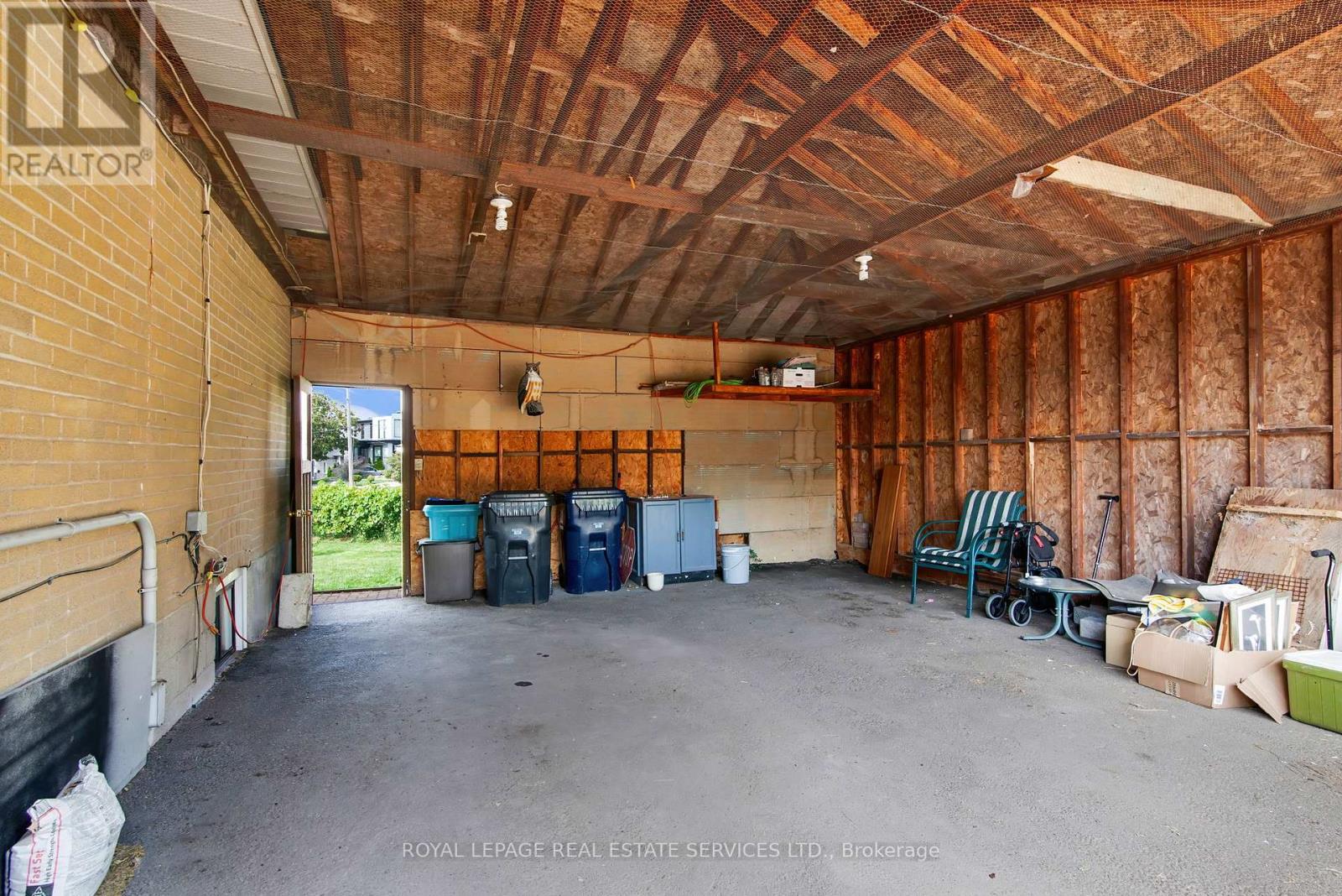 16 Redfern Avenue, Toronto, Ontario  M3M 1L3 - Photo 28 - W12402080