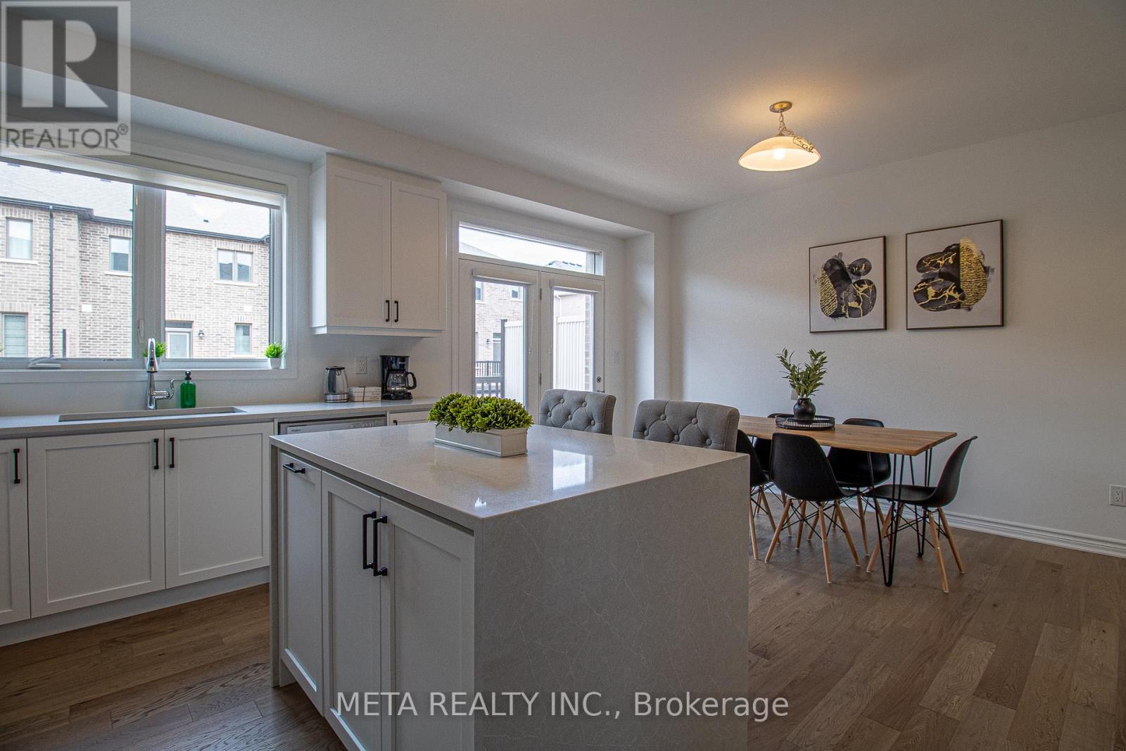 1359 William Halton Parkway, Oakville, Ontario  L6H 7B3 - Photo 12 - W12402090