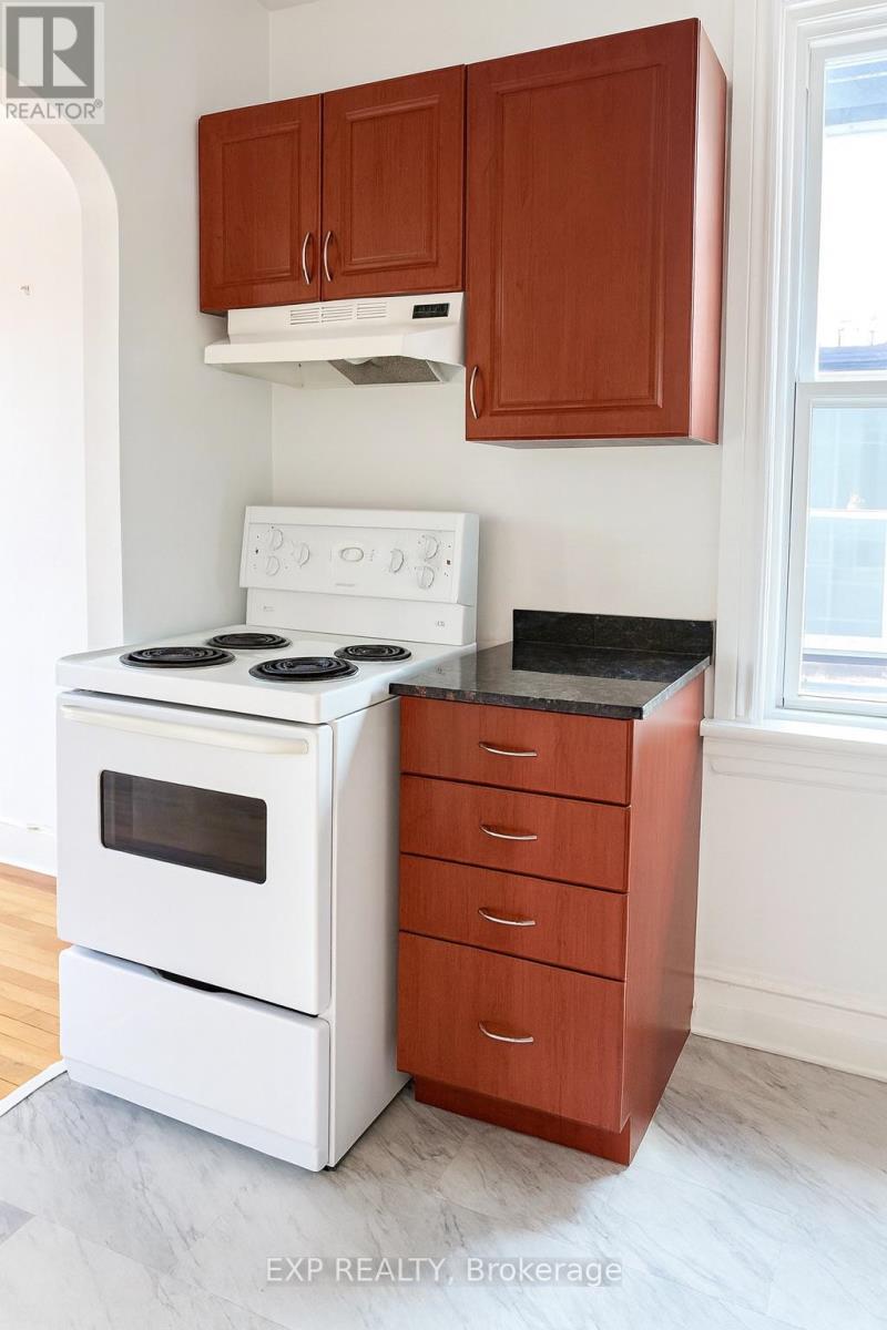 446 Cambridge Street S, Ottawa, Ontario  K1S 4H7 - Photo 9 - X12402102