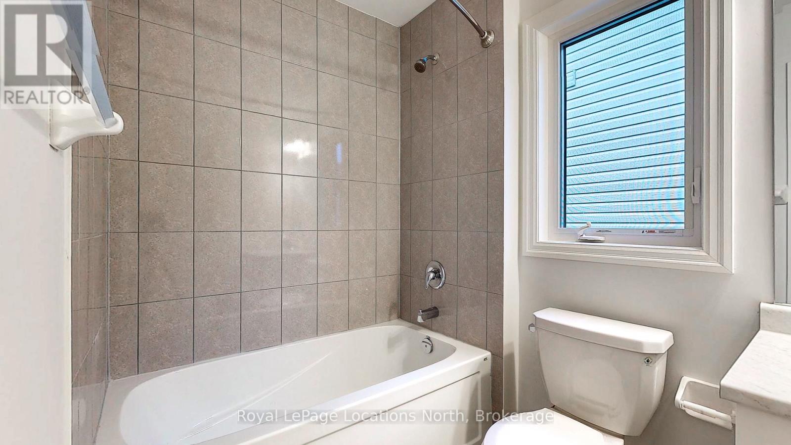 37 Federica Crescent, Wasaga Beach, Ontario L9Z 0N5 - Photo 30 - S12402094