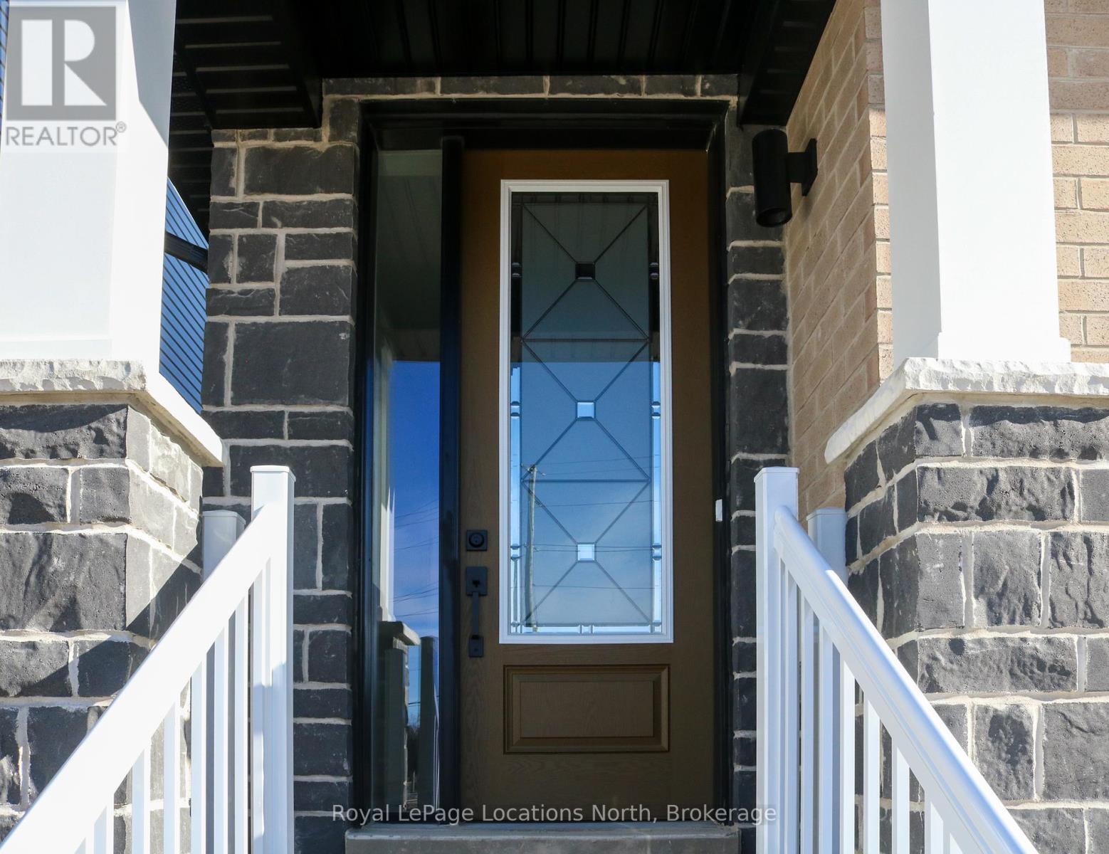 37 Federica Crescent, Wasaga Beach, Ontario L9Z 0N5 - Photo 5 - S12402094