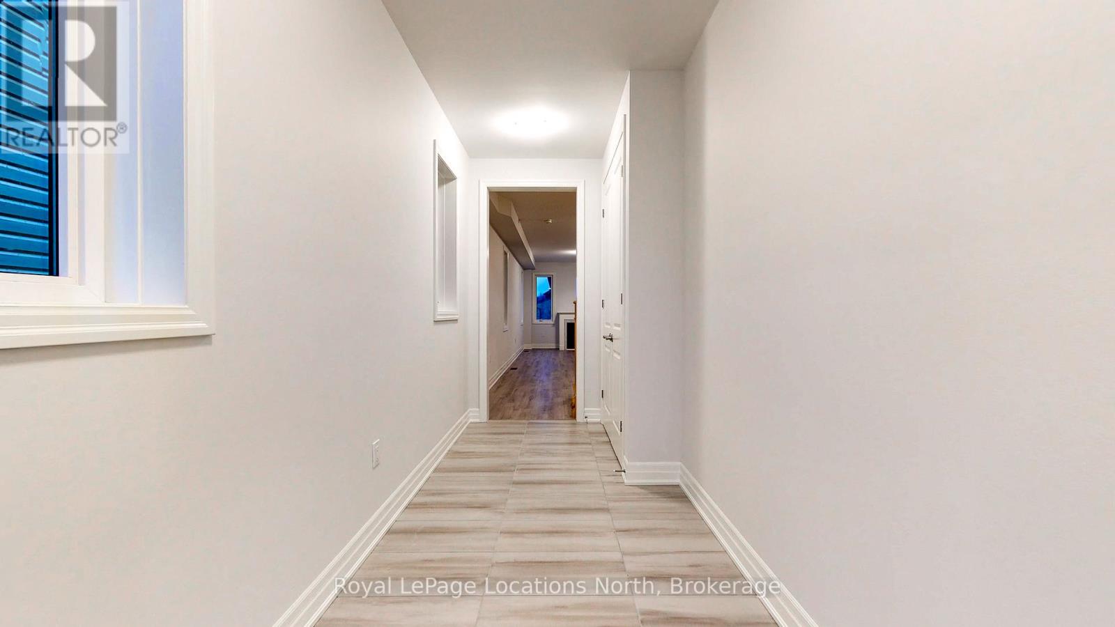 37 Federica Crescent, Wasaga Beach, Ontario L9Z 0N5 - Photo 8 - S12402094