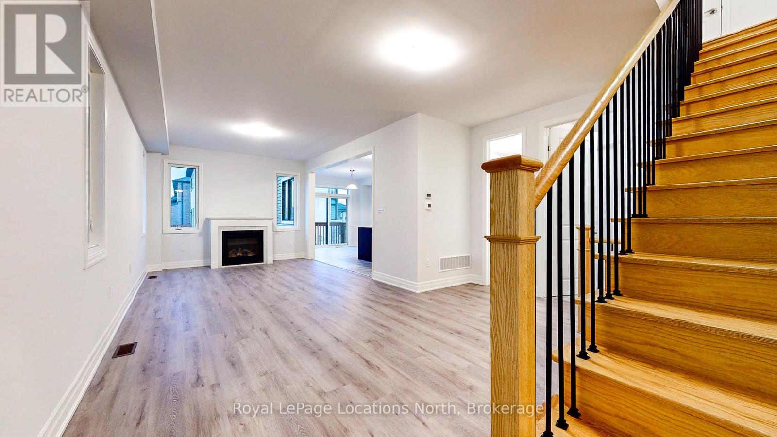 37 Federica Crescent, Wasaga Beach, Ontario L9Z 0N5 - Photo 9 - S12402094