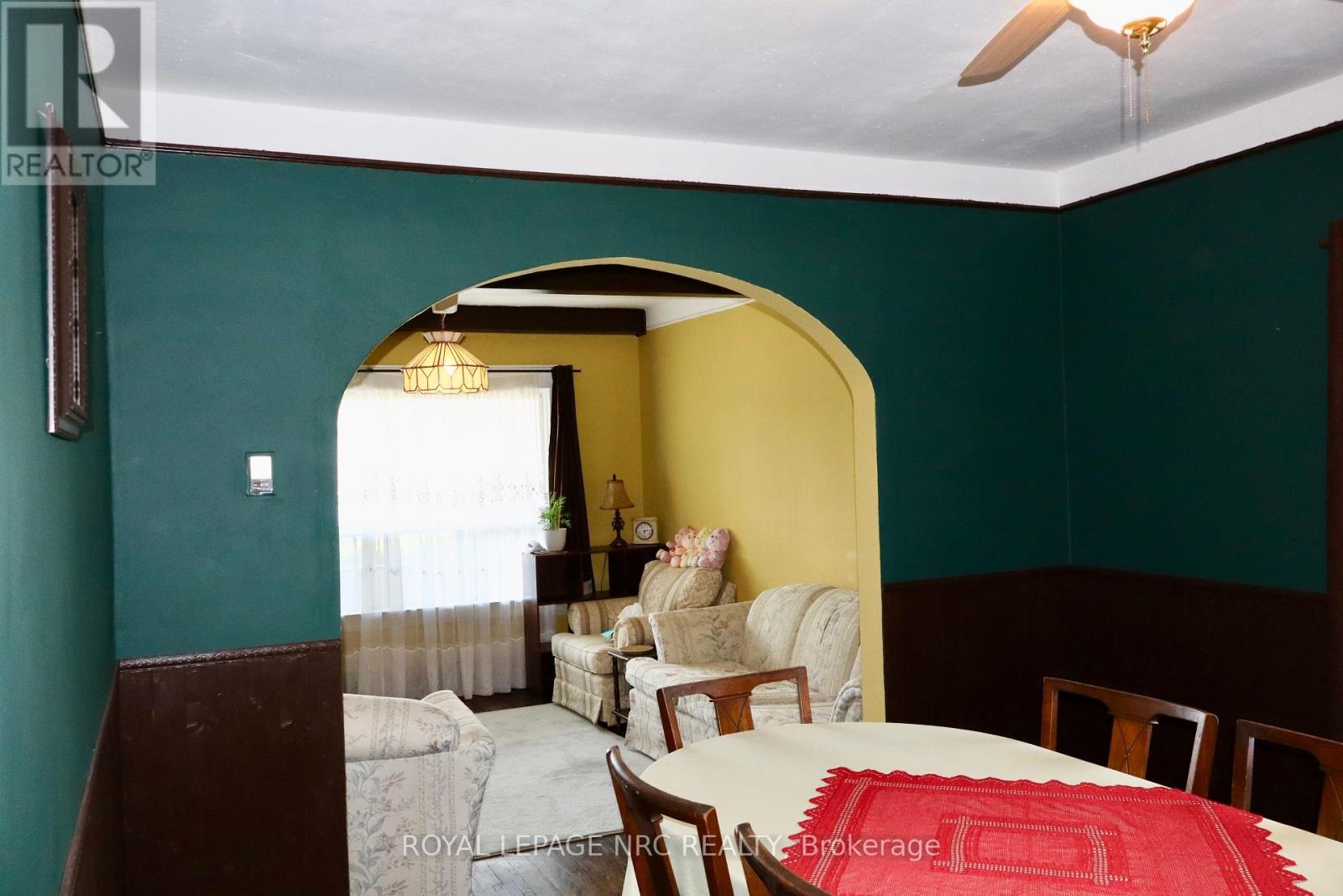 5322 Heywood Avenue, Niagara Falls, Ontario  L2E 4V6 - Photo 10 - X12402134