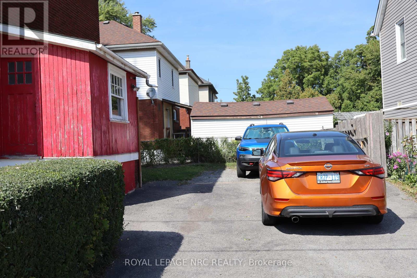 5322 Heywood Avenue, Niagara Falls, Ontario  L2E 4V6 - Photo 3 - X12402134