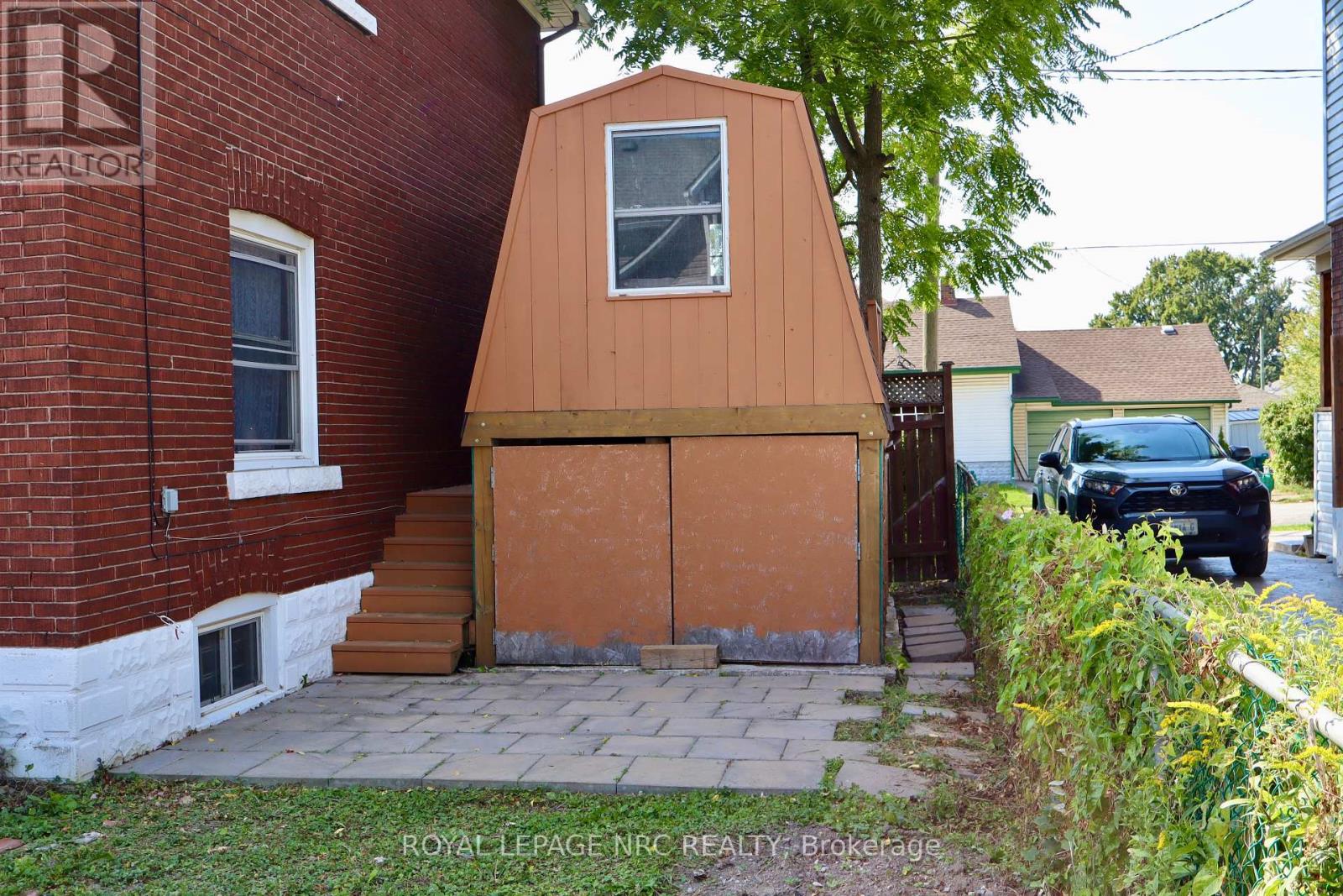 5322 Heywood Avenue, Niagara Falls, Ontario  L2E 4V6 - Photo 4 - X12402134