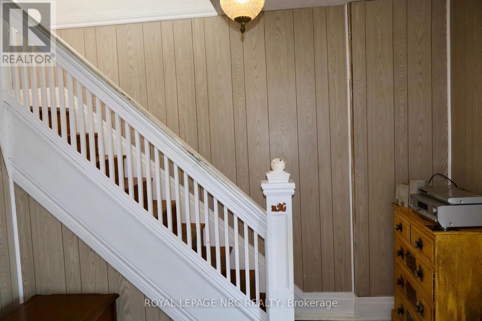 5322 Heywood Avenue, Niagara Falls, Ontario  L2E 4V6 - Photo 9 - X12402134