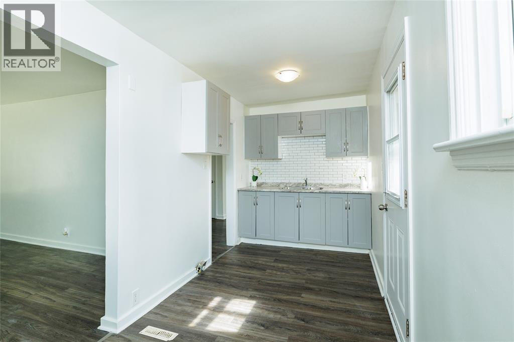 1329 Kim Street, Sarnia, Ontario  N7V 3T6 - Photo 6 - 25023304