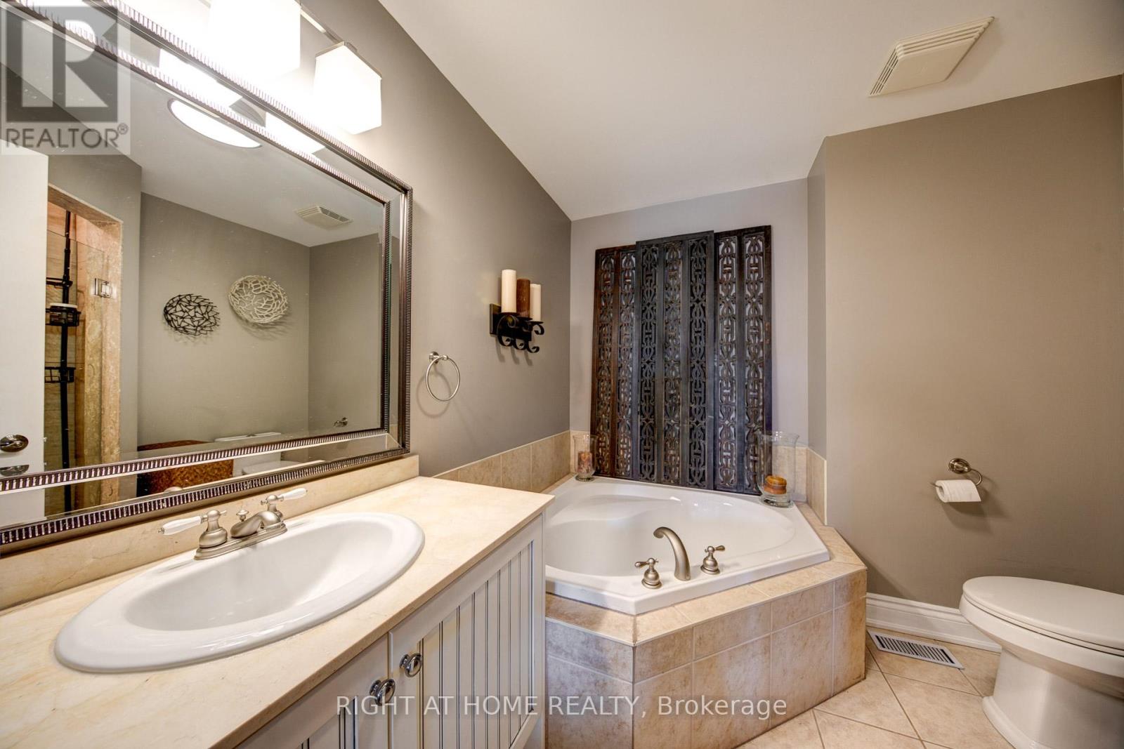 10 - 120 Bronte Road, Oakville, Ontario  L6L 3C1 - Photo 18 - W12401440