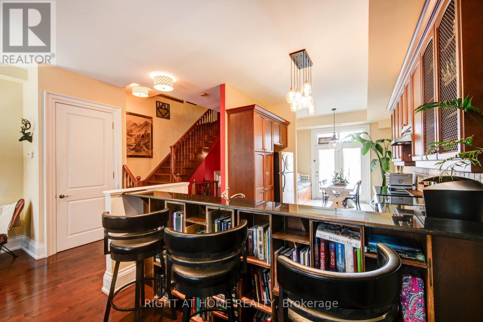 10 - 120 Bronte Road, Oakville, Ontario  L6L 3C1 - Photo 8 - W12401440
