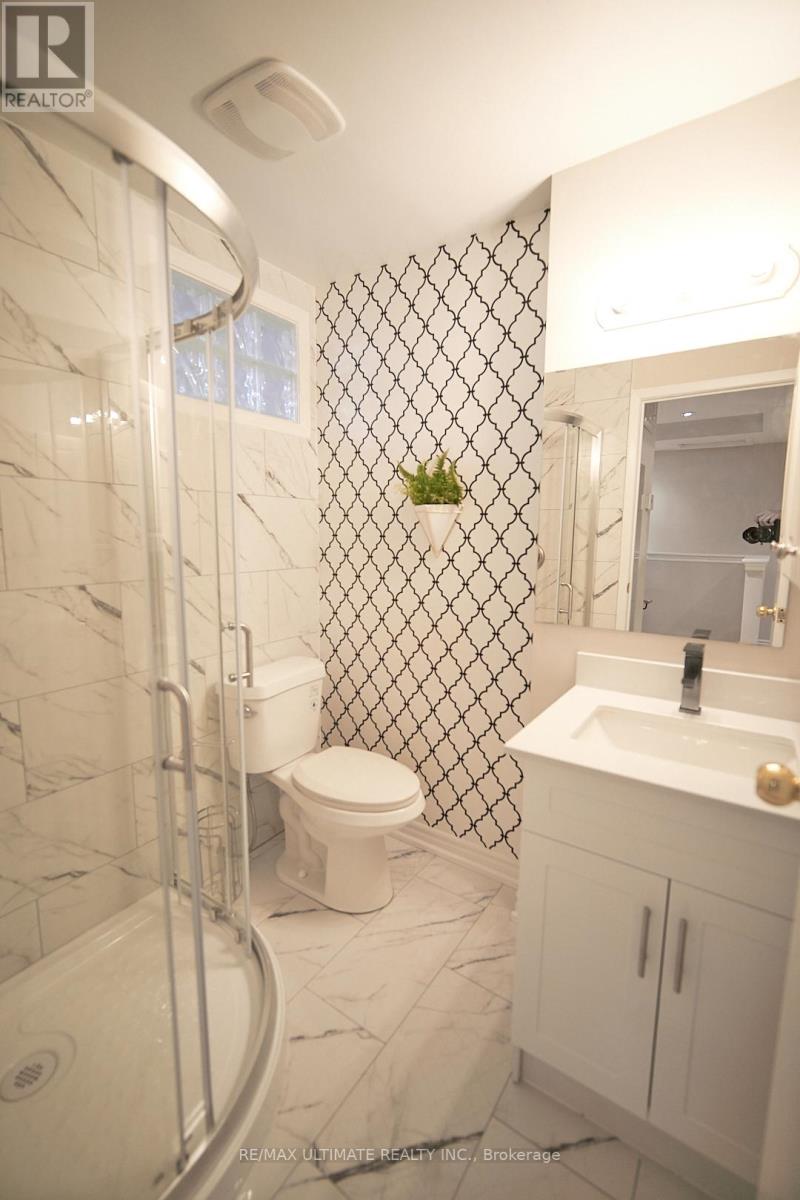 Upper - 35 Longboat Avenue, Toronto, Ontario  M5A 4C9 - Photo 6 - C12402114