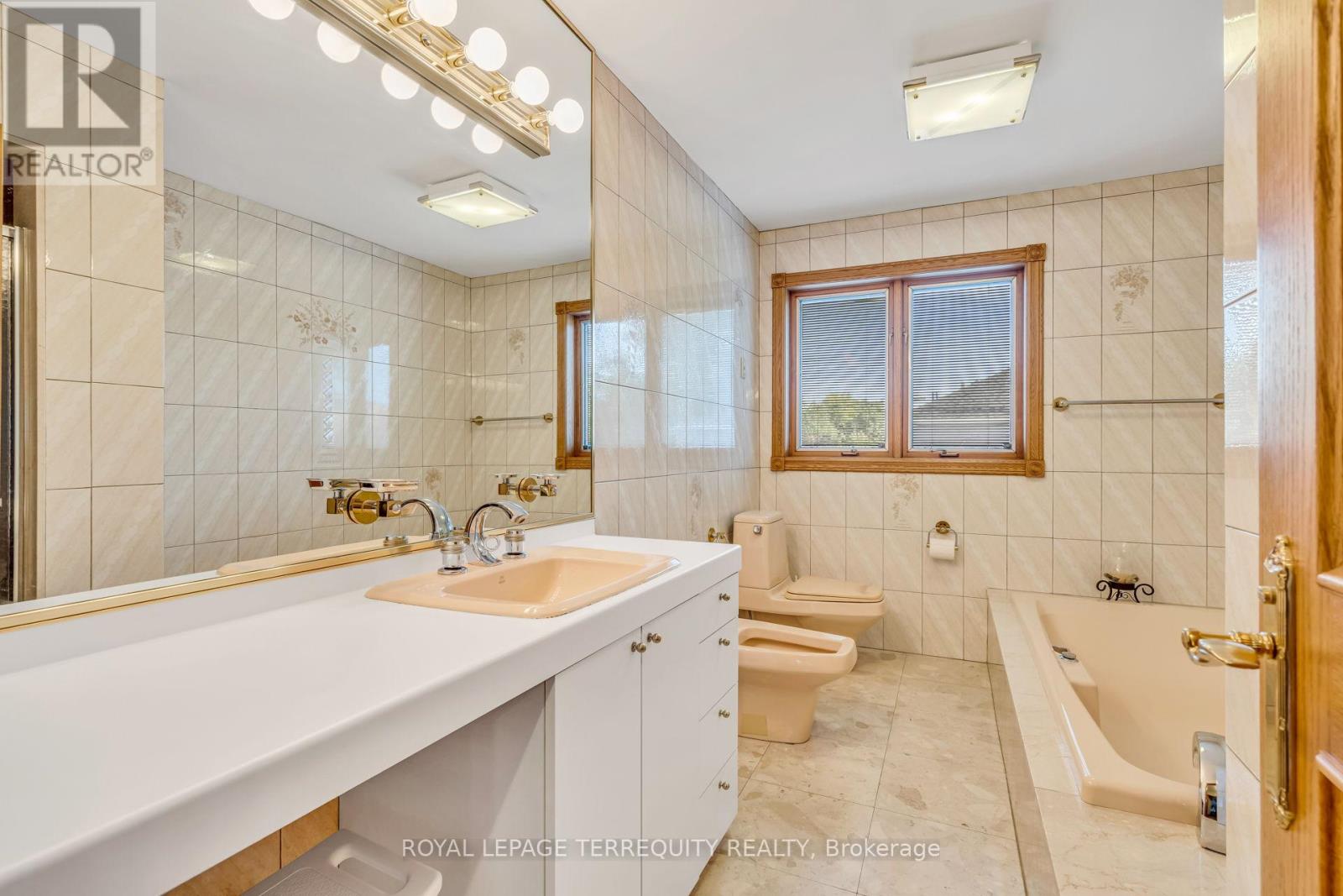 531 Lauder Avenue, Toronto, Ontario  M6E 3J5 - Photo 20 - C12396429