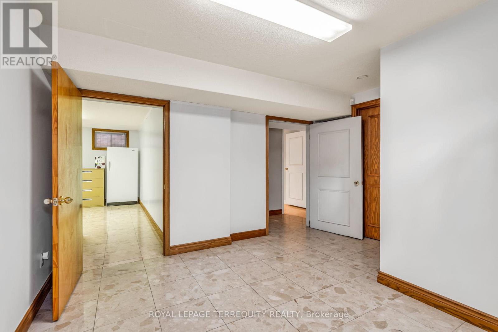 531 Lauder Avenue, Toronto, Ontario  M6E 3J5 - Photo 21 - C12396429
