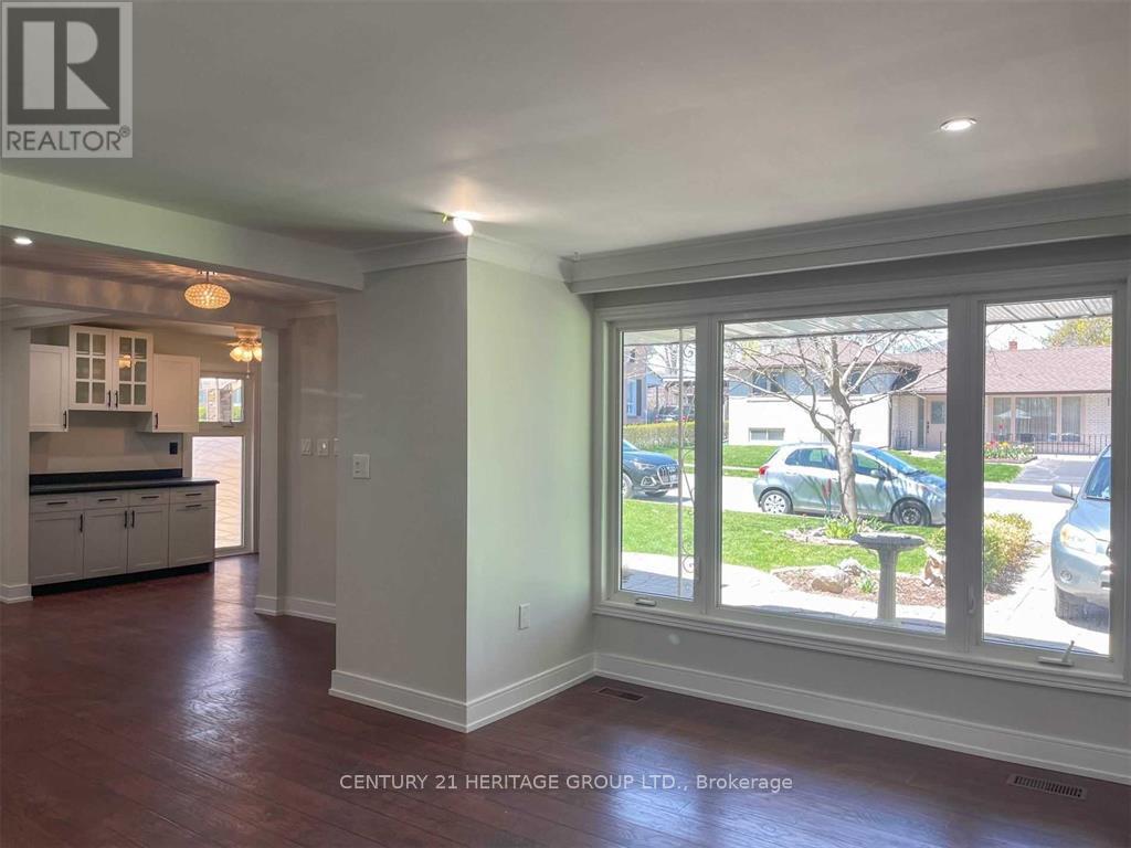 Main - 108 Hurd Street, Bradford West Gwillimbury, Ontario  L3Z 1K7 - Photo 3 - N12402096