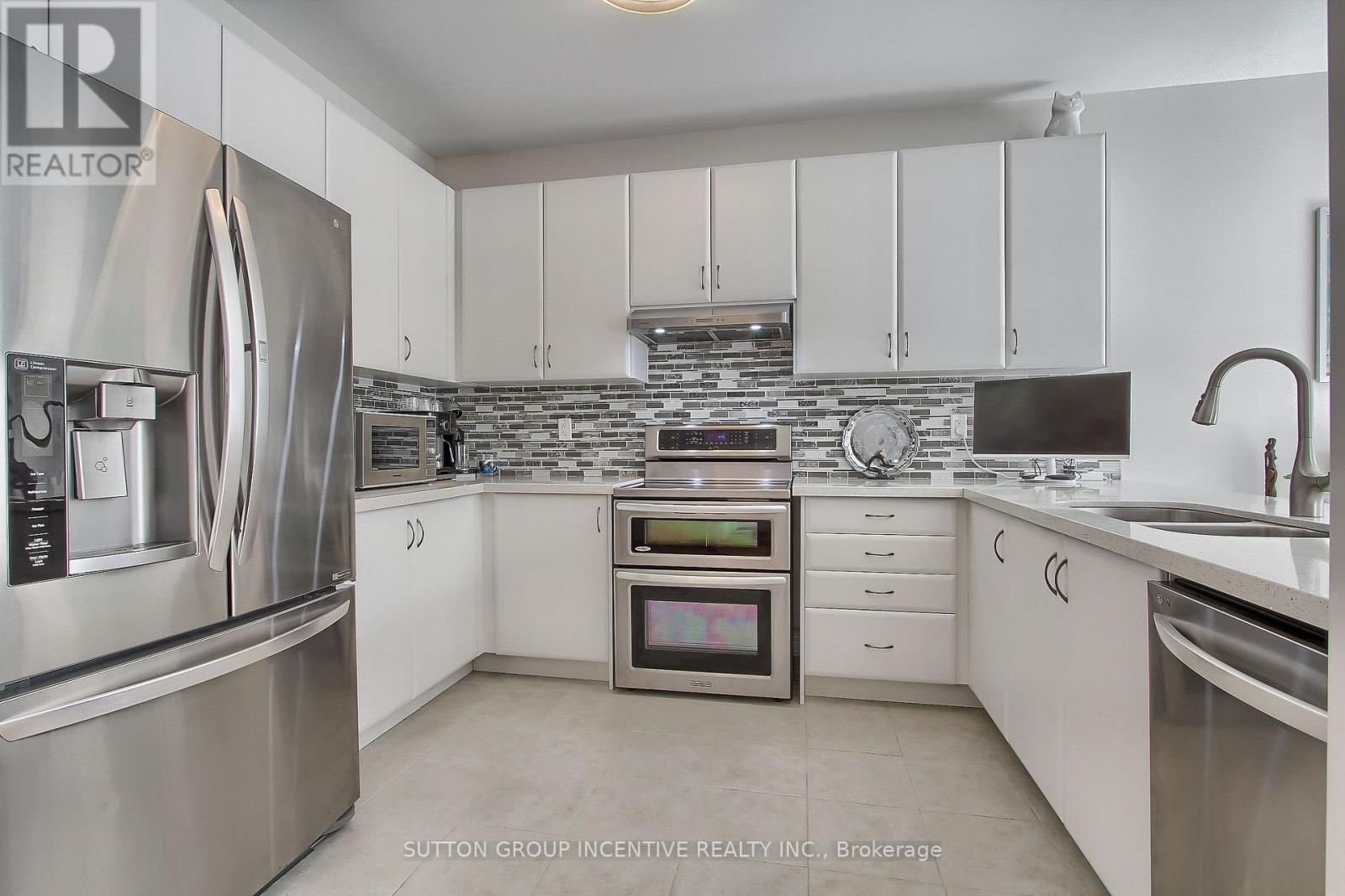 1457 Lormel Gate Avenue, Innisfil, Ontario  L0L 1W0 - Photo 12 - N12402112