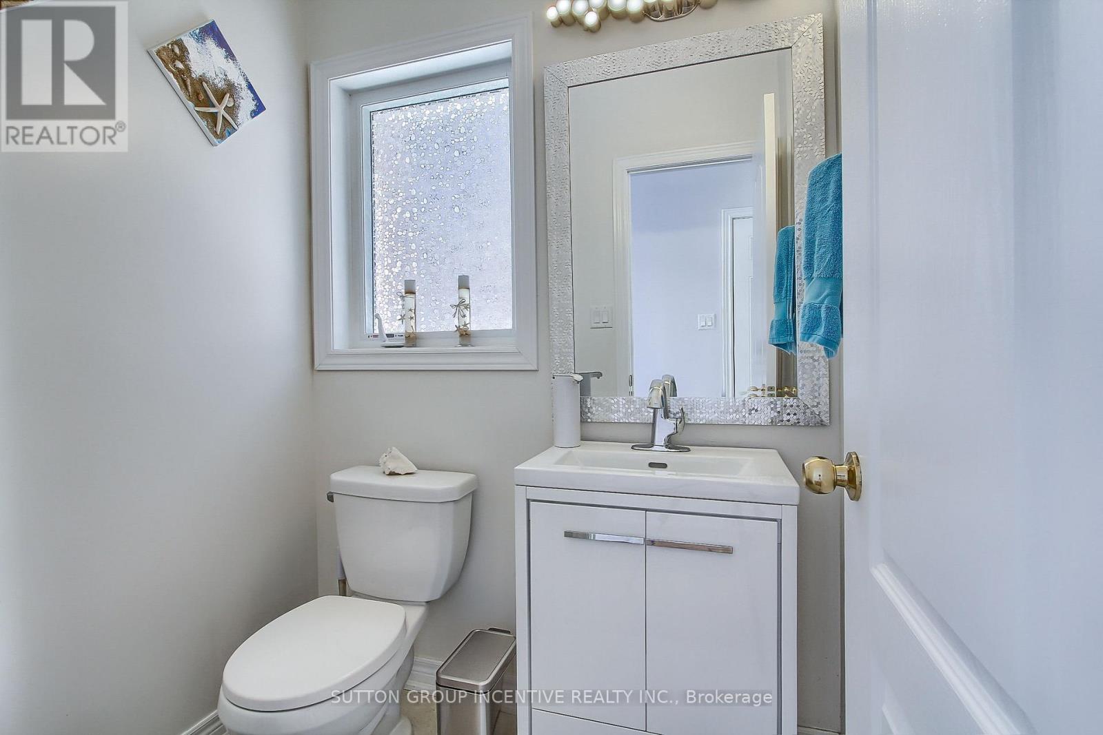 1457 Lormel Gate Avenue, Innisfil, Ontario  L0L 1W0 - Photo 5 - N12402112