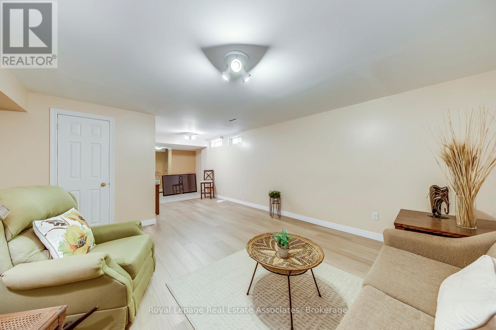 1192 Kos Boulevard, Mississauga, Ontario  L5J 4L7 - Photo 25 - W12402099
