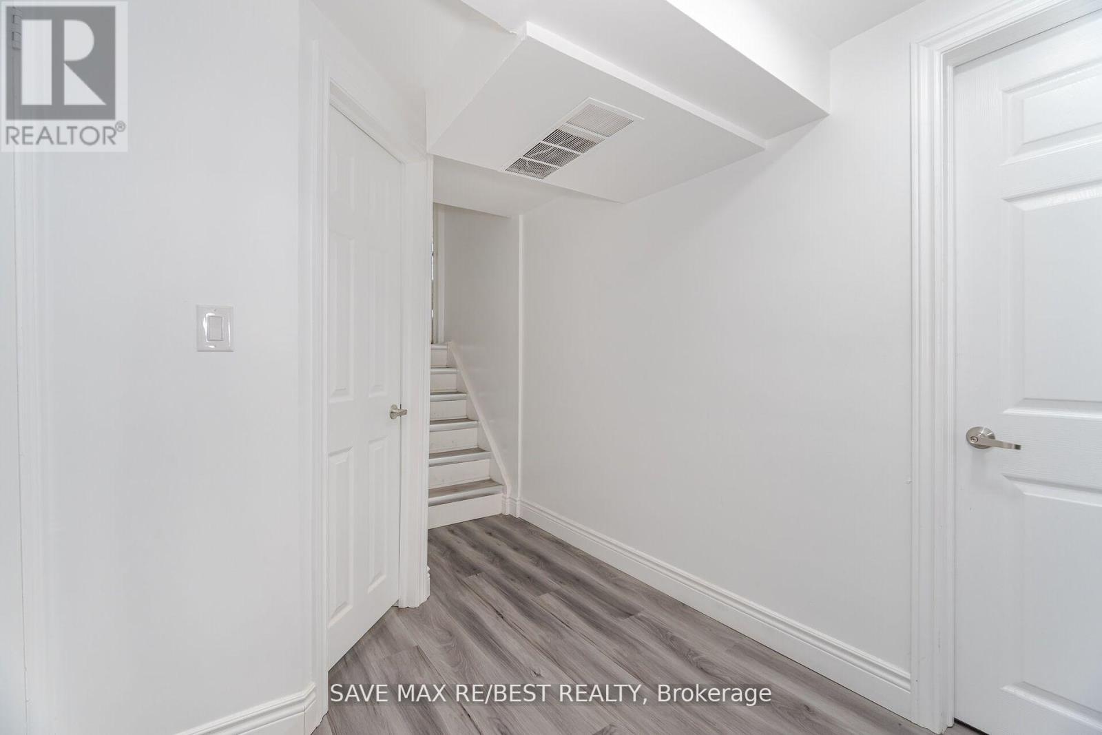 29 Brookmere Road, Toronto (Rexdale-Kipling), Ontario  M9W 2X5 - Photo 28 - W12402136