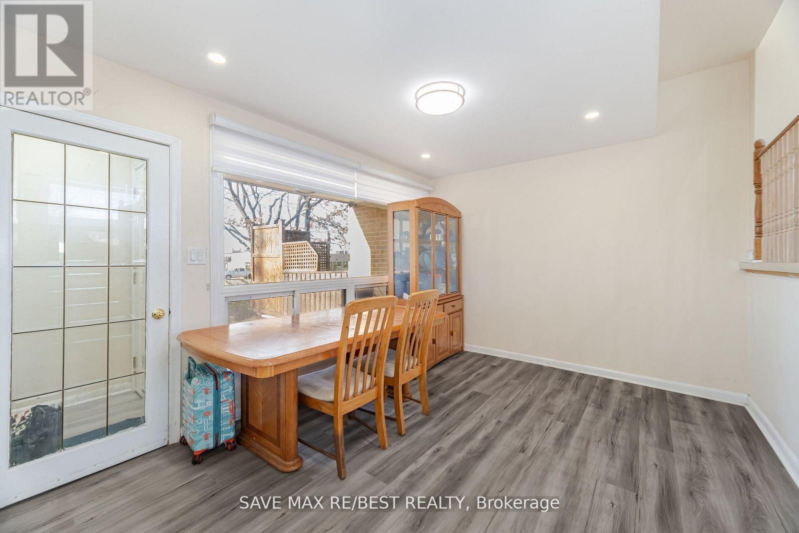 29 Brookmere Road, Toronto (Rexdale-Kipling), Ontario  M9W 2X5 - Photo 7 - W12402136
