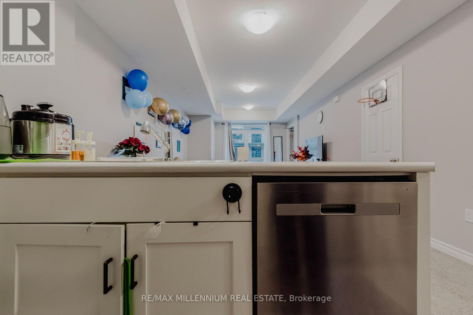 98 Lomond Lane N, Kitchener, Ontario  N2R 0T6 - Photo 22 - X12402106