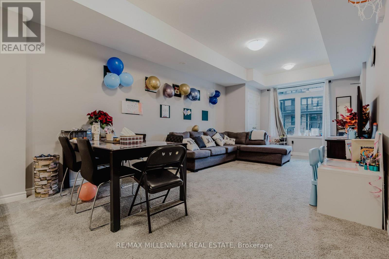98 Lomond Lane N, Kitchener, Ontario  N2R 0T6 - Photo 3 - X12402106