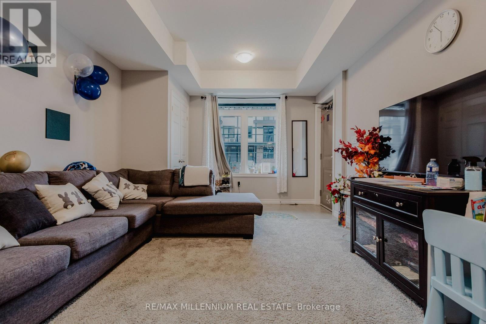 98 Lomond Lane N, Kitchener, Ontario  N2R 0T6 - Photo 5 - X12402106
