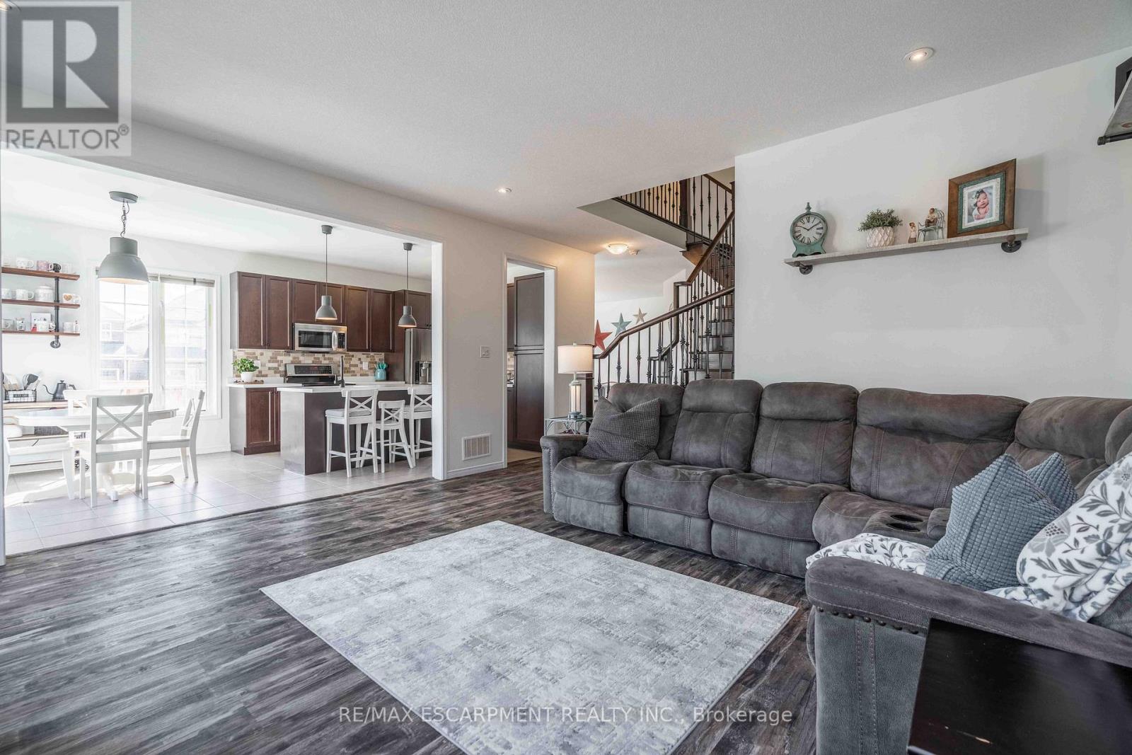 Property at 211 ODONNEL DRIVE image 3