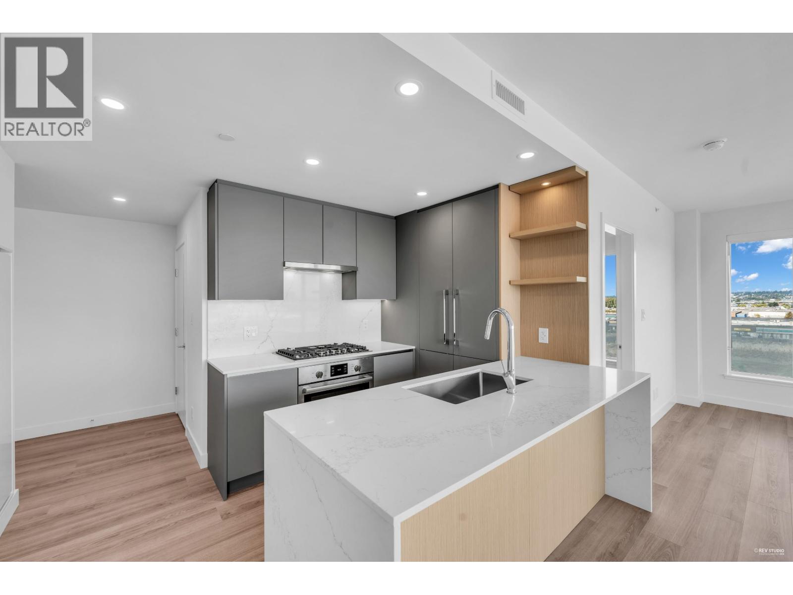 902 5593 No.3 Road, Richmond, British Columbia  V6X 2C7 - Photo 3 - R3046794