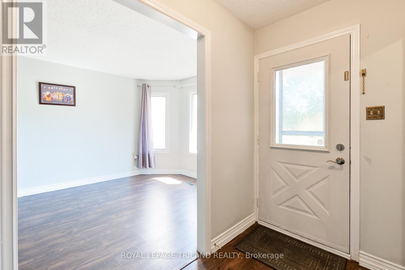 26 Redwood Lane, London East, Ontario  N5V 4C4 - Photo 13 - X12402163