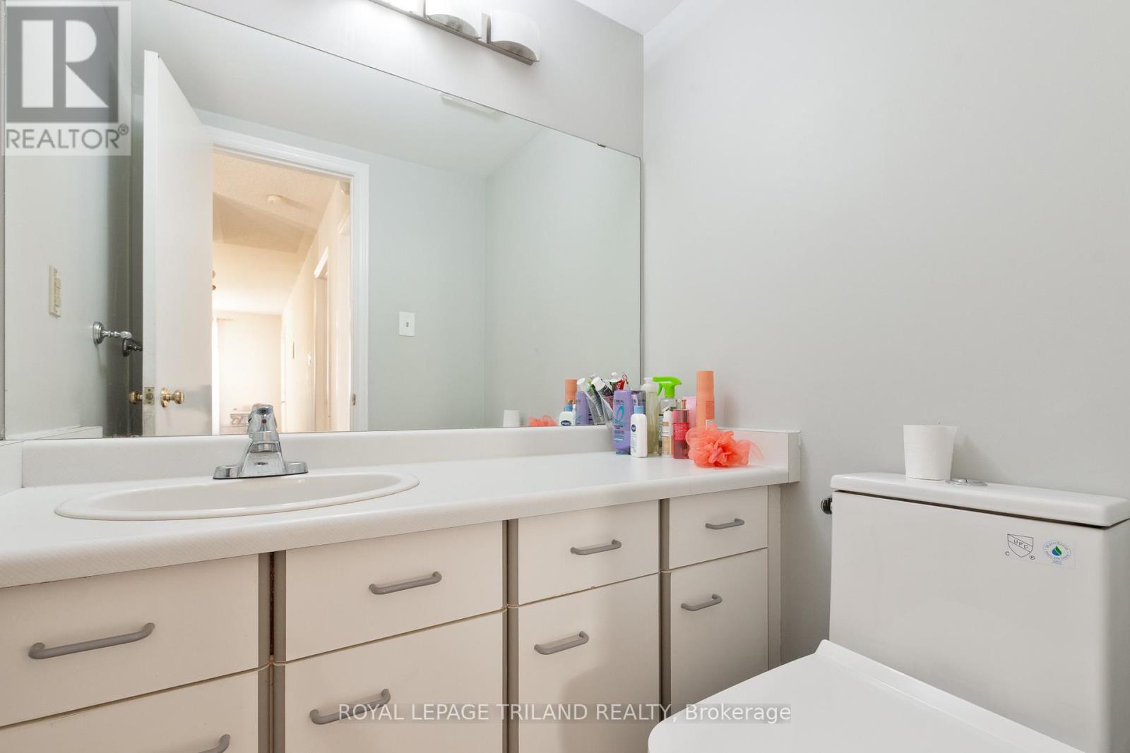 26 Redwood Lane, London East, Ontario  N5V 4C4 - Photo 19 - X12402163
