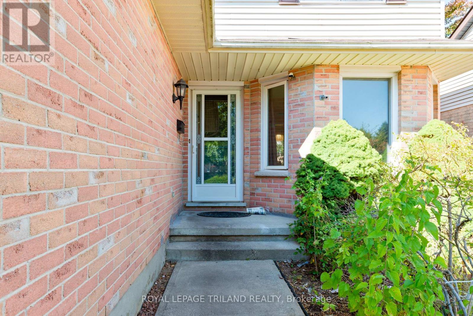 26 Redwood Lane, London East, Ontario  N5V 4C4 - Photo 2 - X12402163