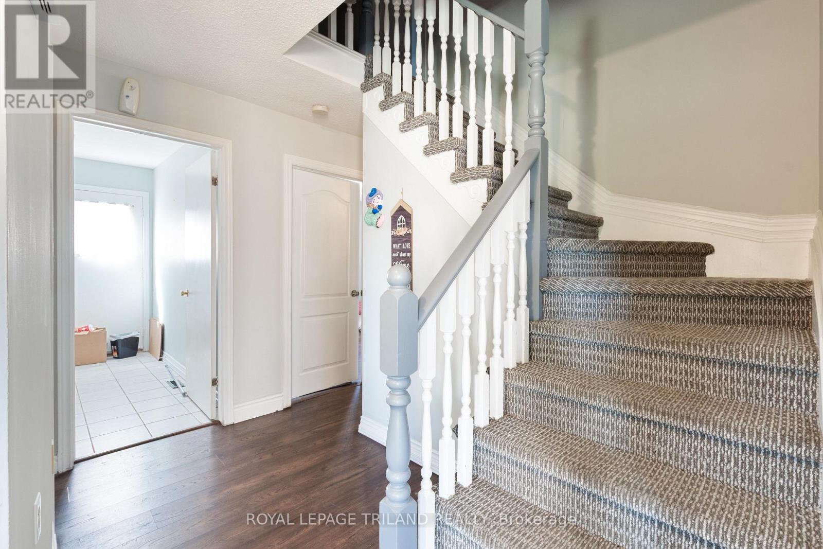 26 Redwood Lane, London East, Ontario  N5V 4C4 - Photo 6 - X12402163