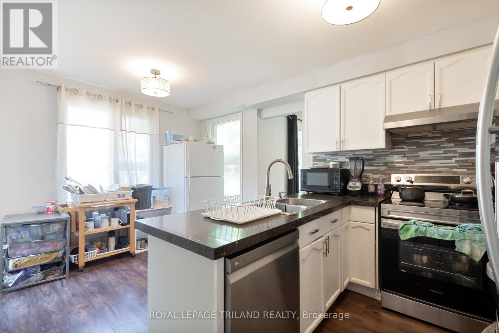 26 Redwood Lane, London East, Ontario  N5V 4C4 - Photo 7 - X12402163