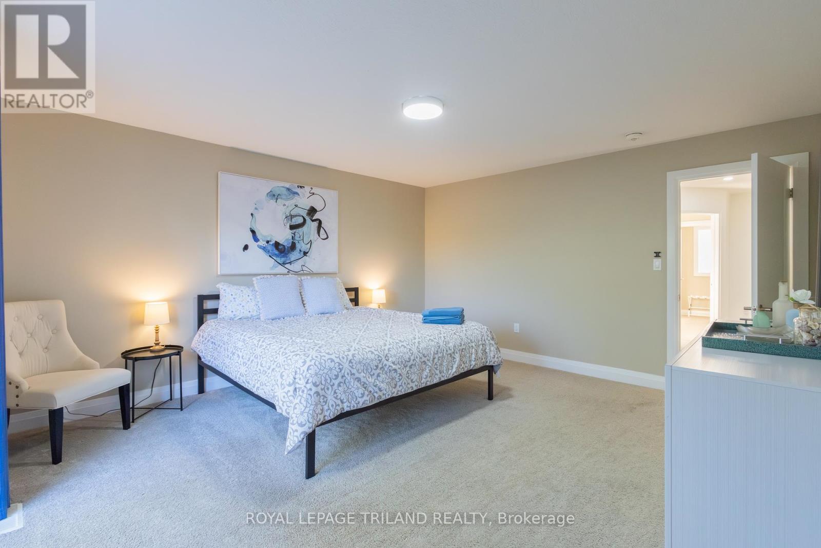 22 Wondergrove Court, Lambton Shores, Ontario  N0M 1T0 - Photo 29 - X12402168