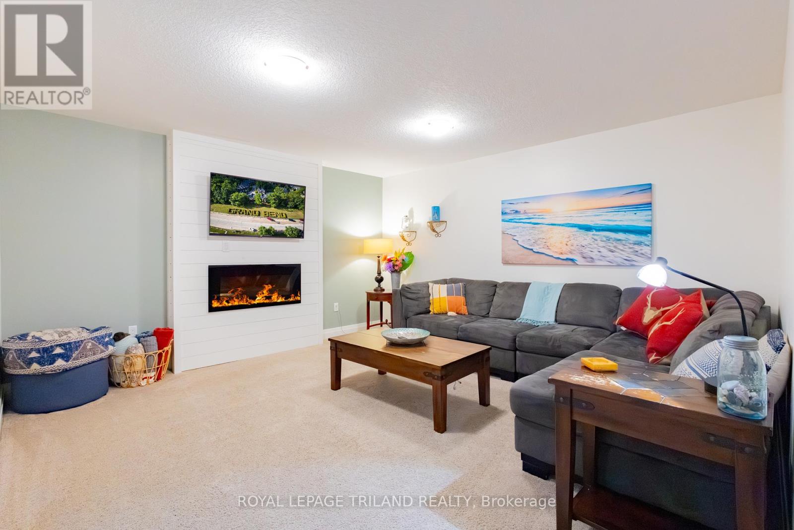 22 Wondergrove Court, Lambton Shores, Ontario  N0M 1T0 - Photo 40 - X12402168