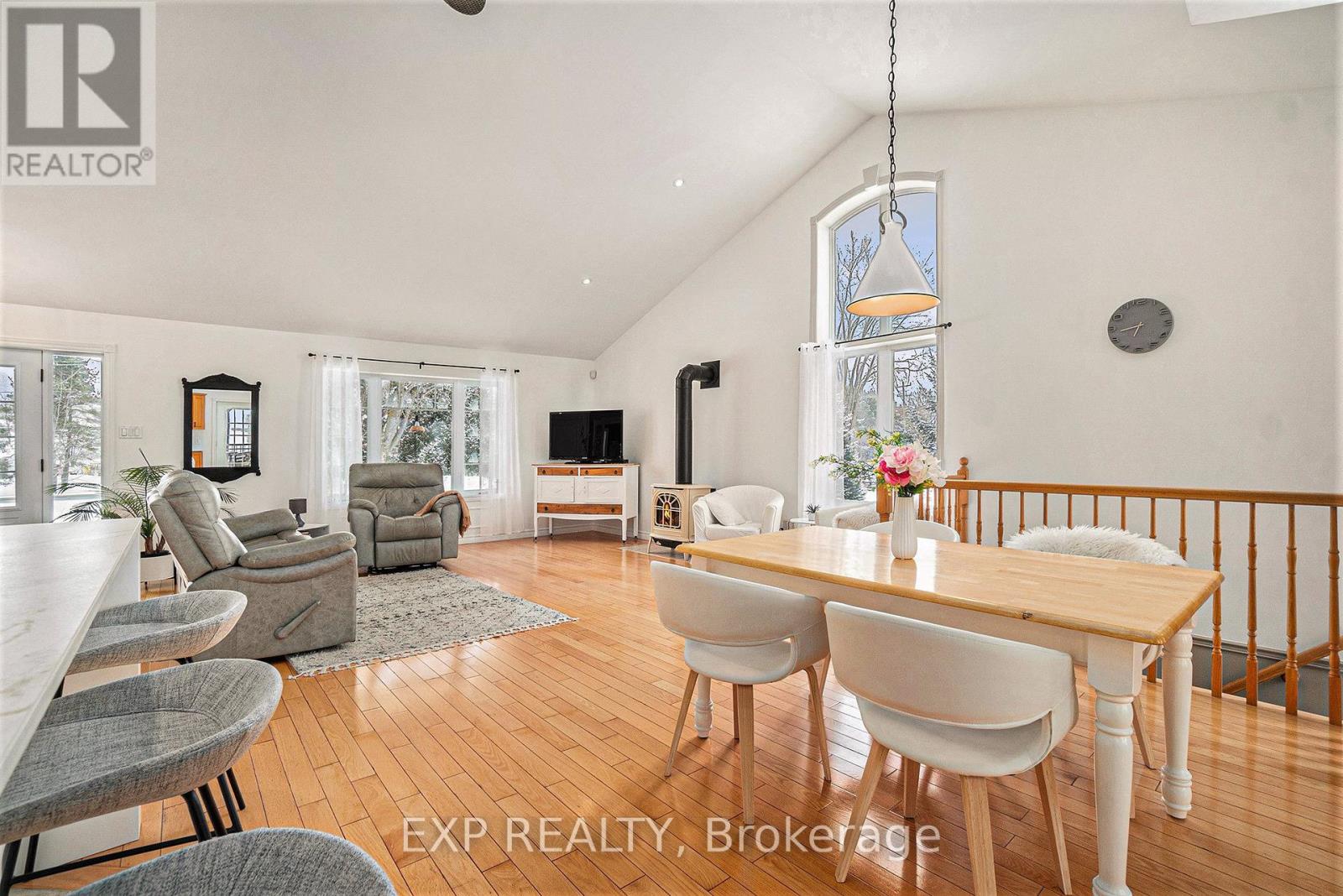 1508 St Andre Road, Russell, Ontario  K0A 1W0 - Photo 12 - X12402195