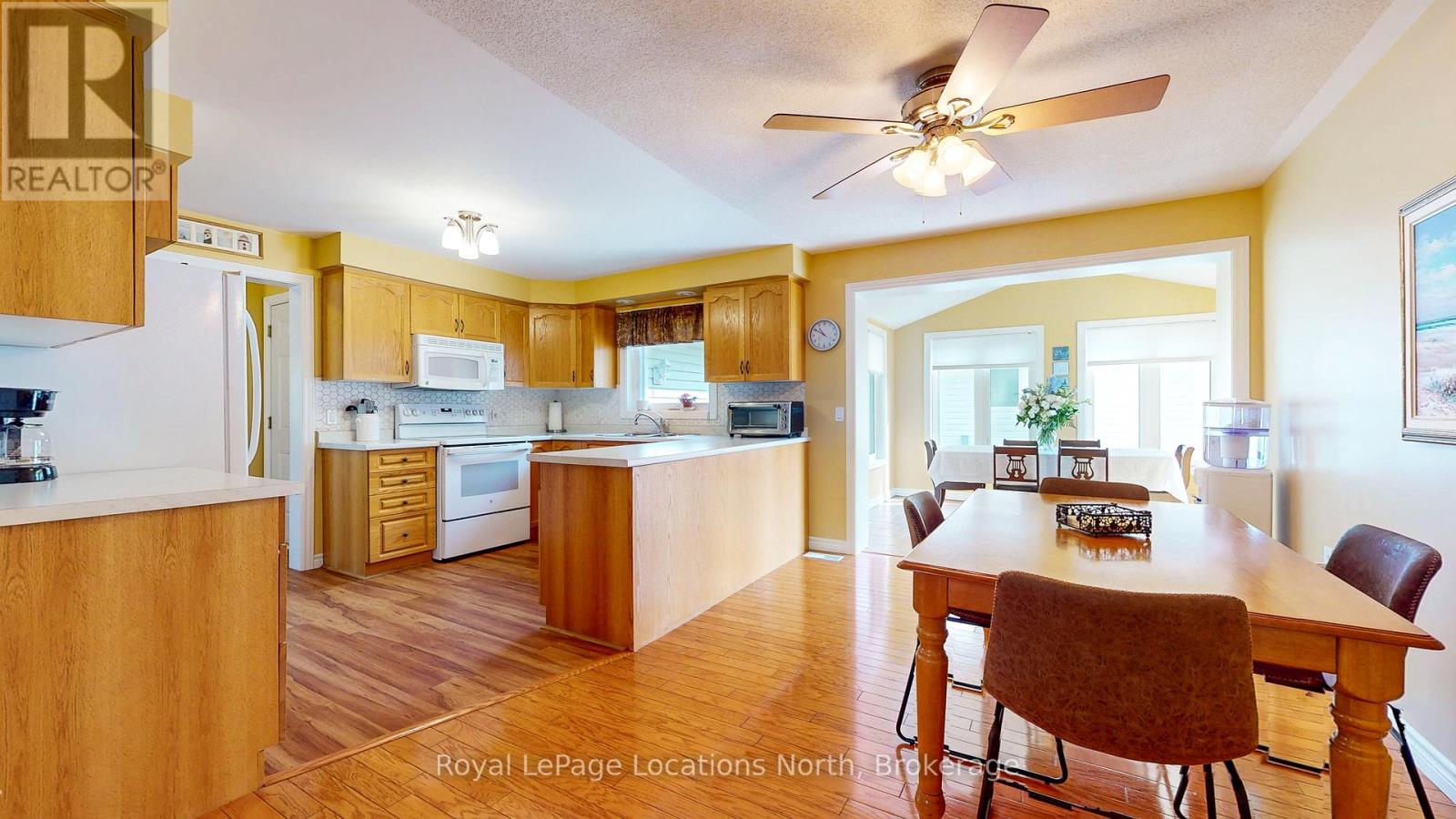 20 Illinois Crescent, Wasaga Beach, Ontario  L9Z 3A8 - Photo 10 - S12402201