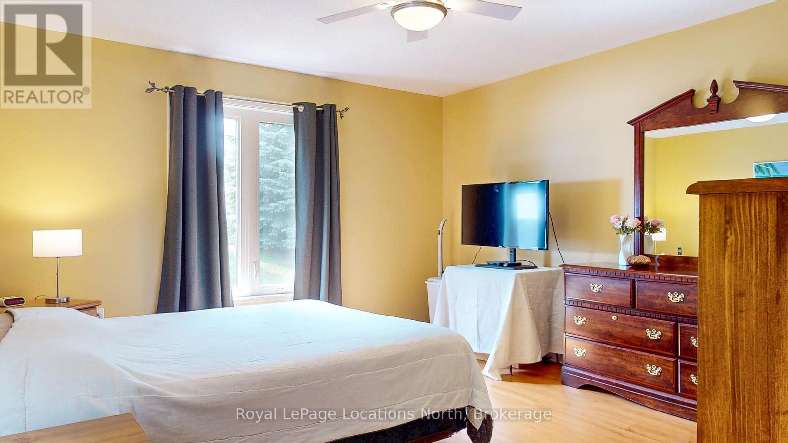 20 Illinois Crescent, Wasaga Beach, Ontario  L9Z 3A8 - Photo 13 - S12402201