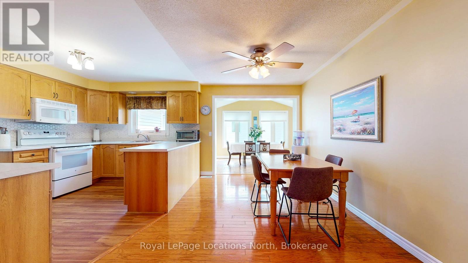 20 Illinois Crescent, Wasaga Beach, Ontario  L9Z 3A8 - Photo 9 - S12402201