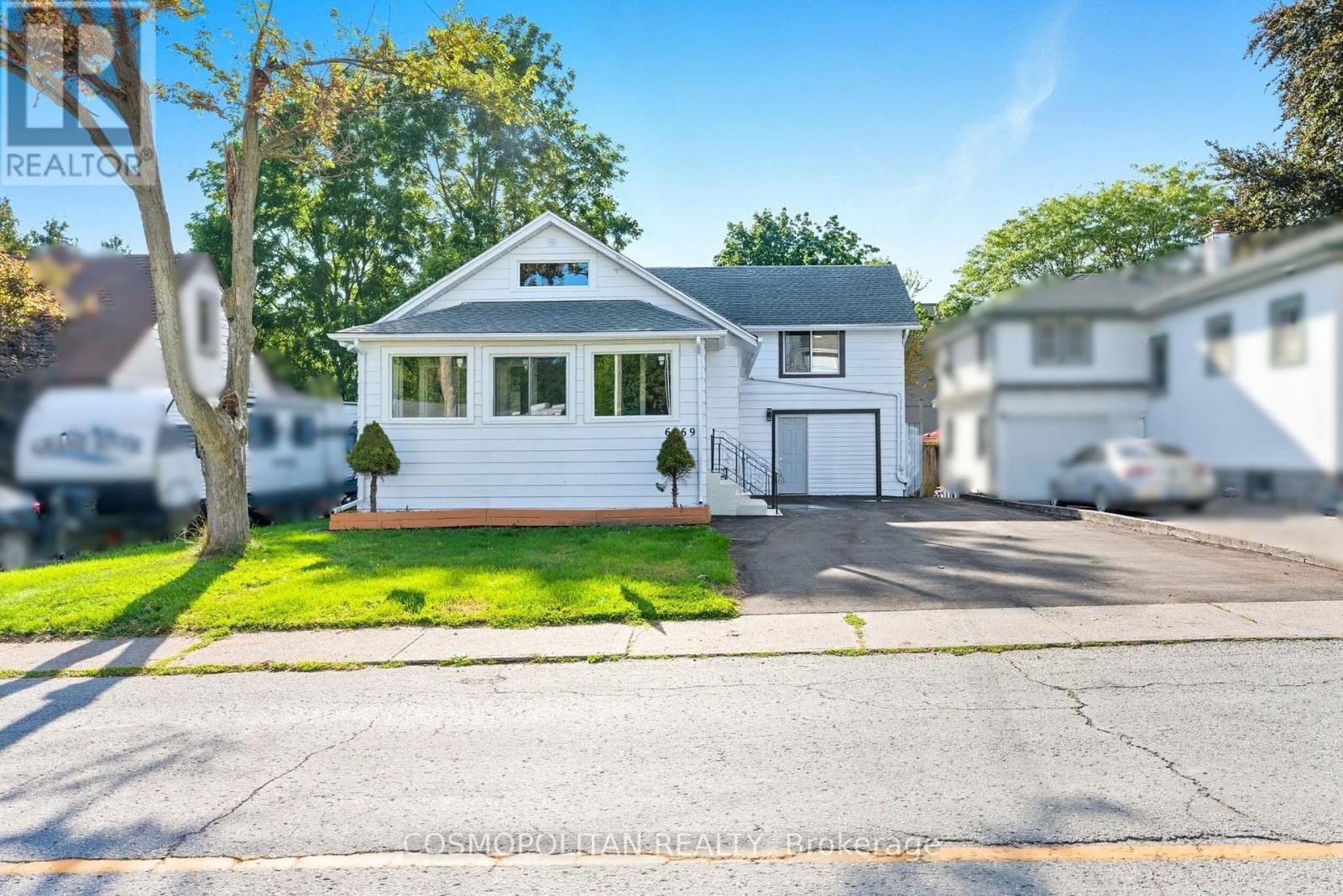 6369 Orchard Avenue, Niagara Falls, Ontario  L2G 4H3 - Photo 5 - X12402179