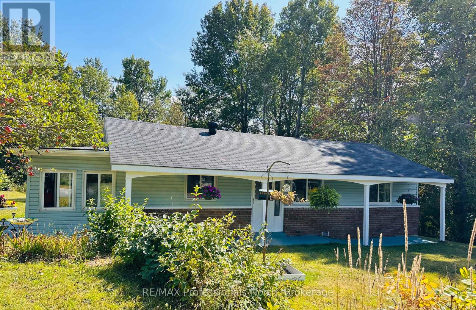 1671 Hwy 60 Highway, Huntsville, Ontario  P1H 1A2 - Photo 38 - X12400081