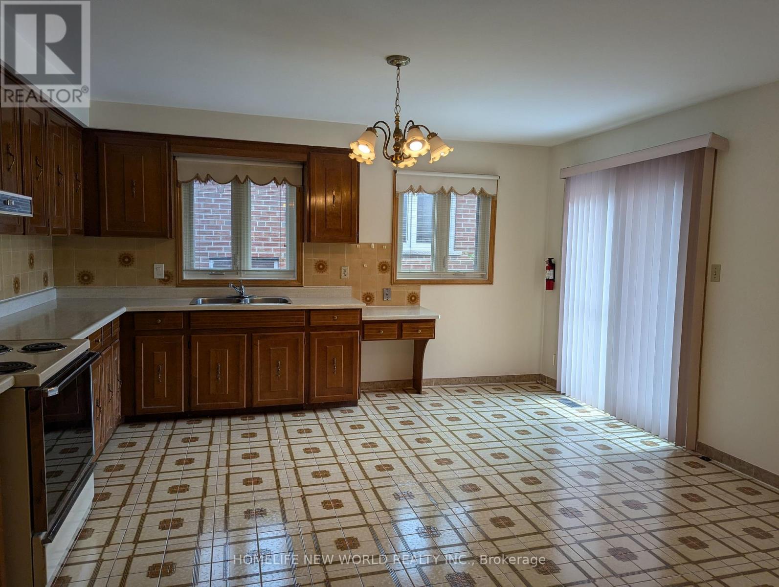 65 Lambeth Square, Toronto, Ontario  M1W 3B3 - Photo 7 - E12401106