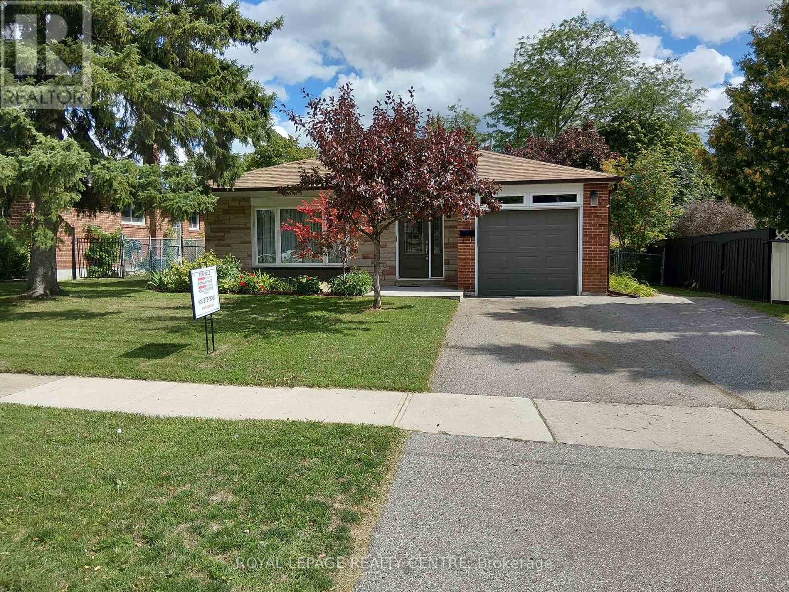 35 AINTREE CRESCENT, Brampton, Ontario