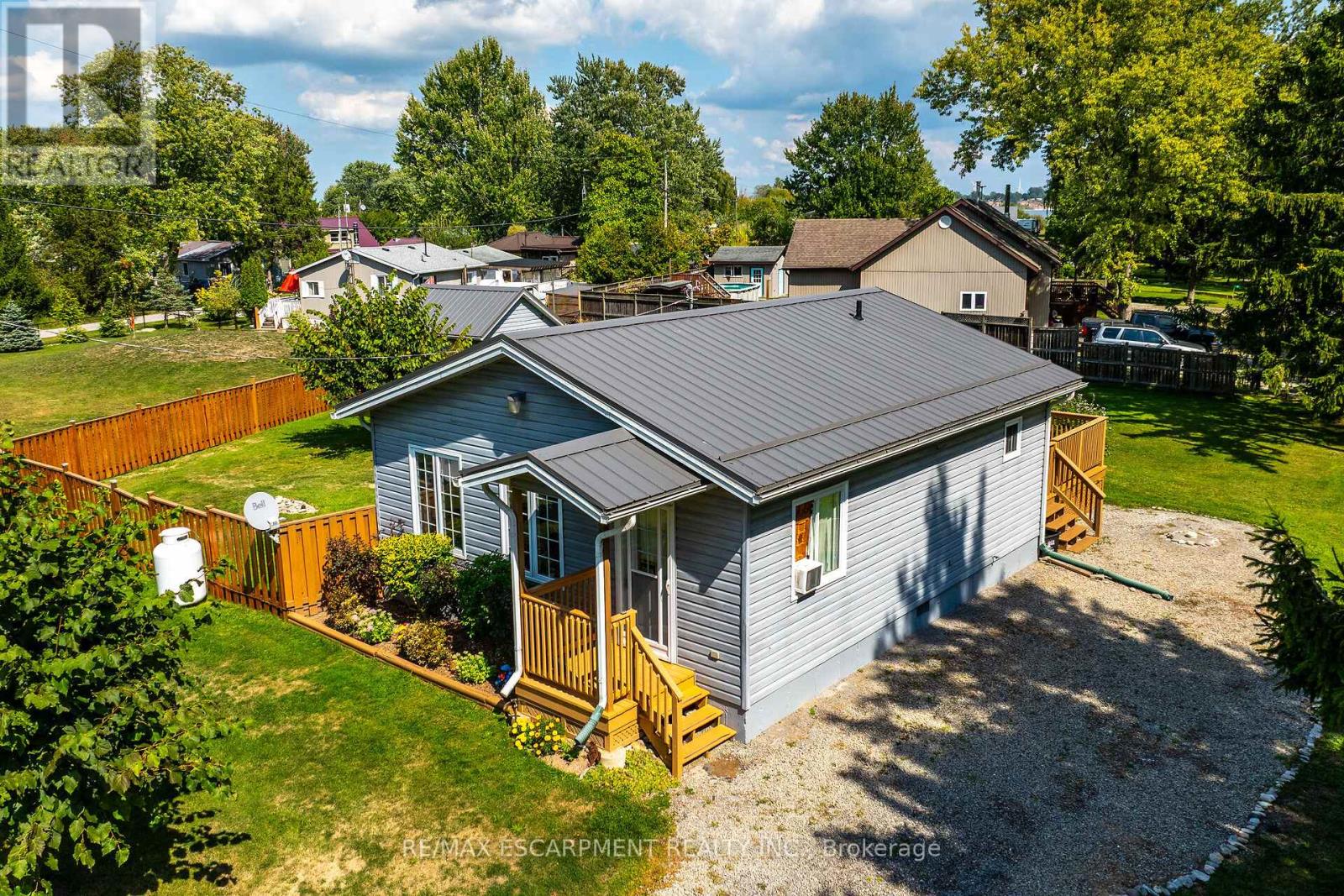 8 Downey Road, Haldimand, Ontario  N0A 1K0 - Photo 1 - X12402184