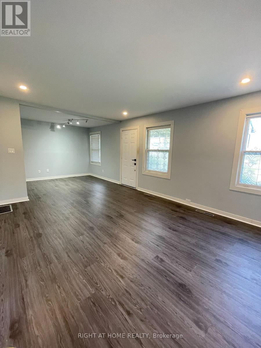 389 Lincoln Street, Welland (Lincoln/crowland), Ontario  L3B 4N6 - Photo 3 - X12402187