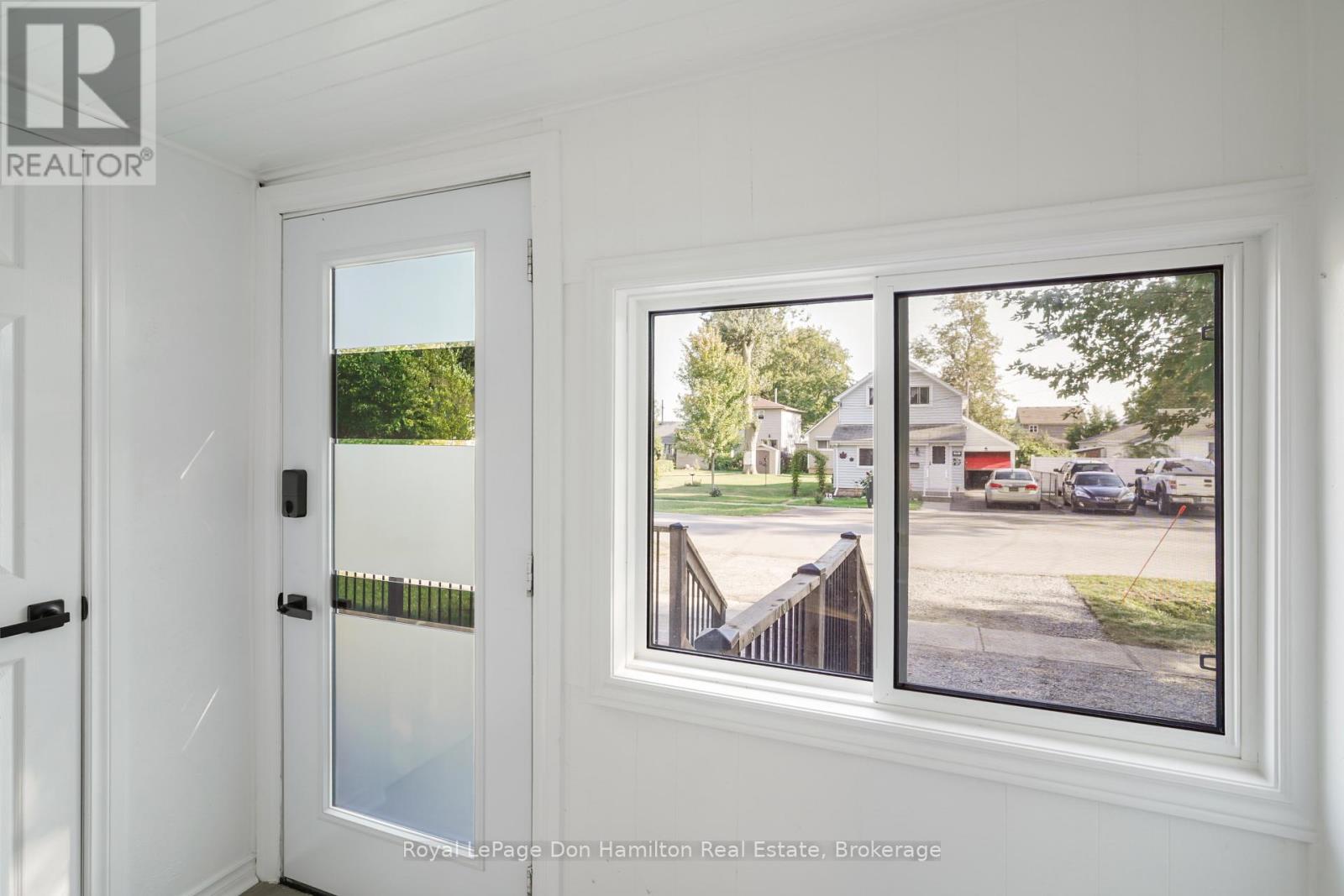 3792 Glendale Avenue, Fort Erie, Ontario  L0S 1B0 - Photo 7 - X12402214