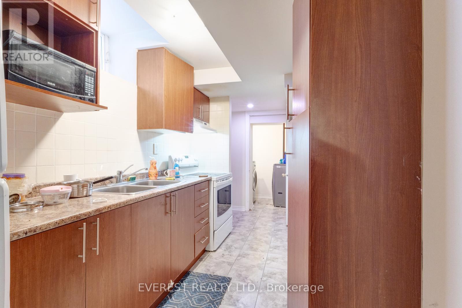 5172 Nestling Grove, Mississauga, Ontario  L5M 0L2 - Photo 36 - W12402211