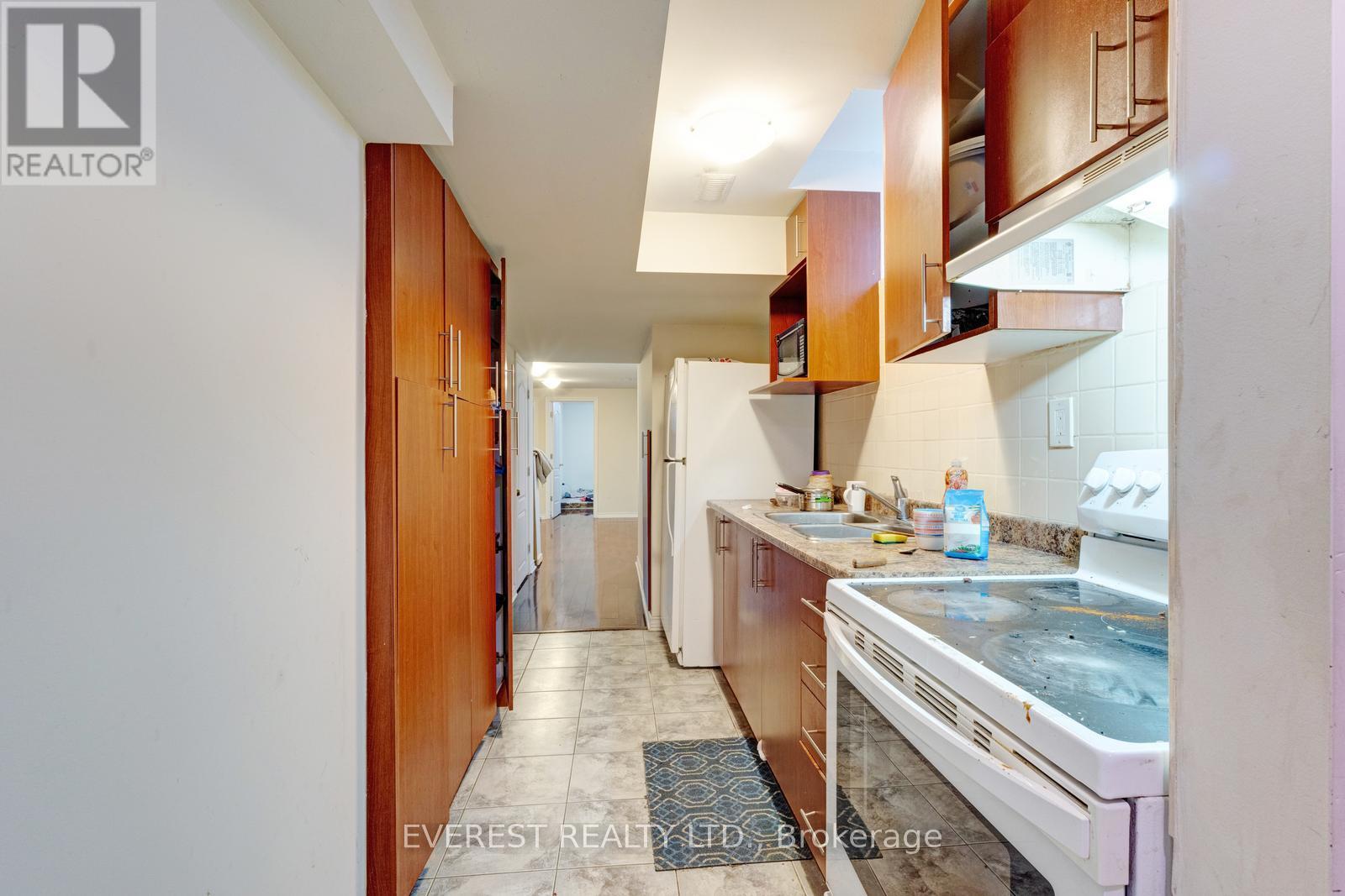 5172 Nestling Grove, Mississauga, Ontario  L5M 0L2 - Photo 37 - W12402211